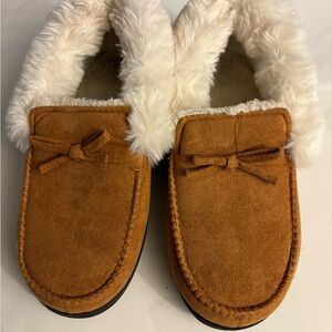 Misha Nasha Cozy Tan Suede Slippers with Faux Fur Lining Size 8